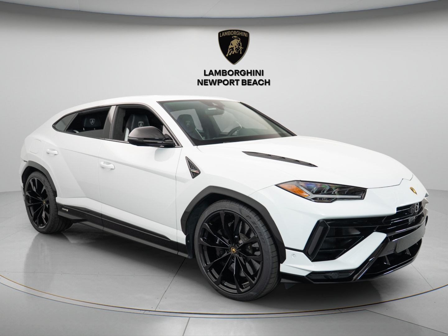 Used 2024 Lamborghini Urus S AWD/4WD image 1