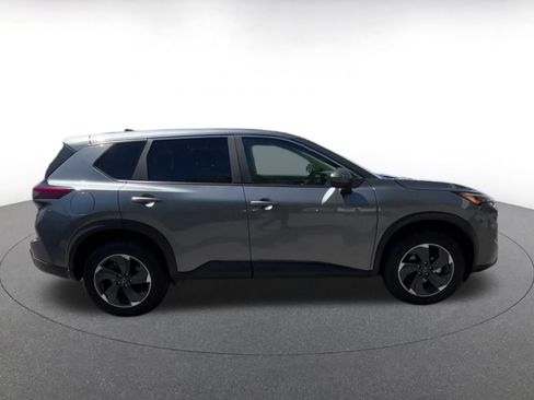Used 2025 Nissan Rogue SV AWD/4WD image 16