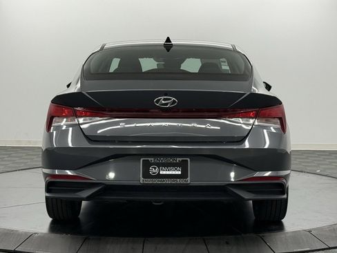 Used 2023 Hyundai Elantra SEL w/ Convenience Package image 8