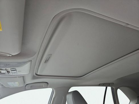 Used 2021 Toyota RAV4 XLE Premium image 20