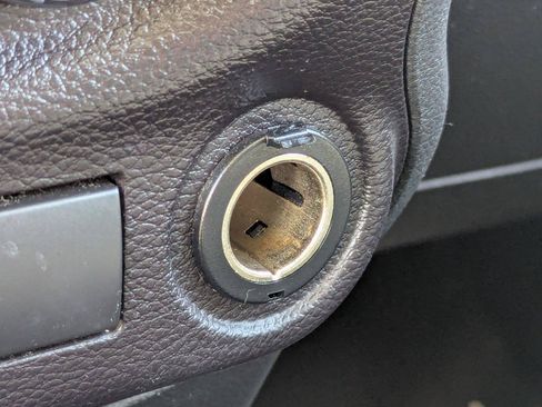 Used 2018 Jeep Wrangler Unlimited Sahara w/ Connectivity Group AWD/4WD image 20