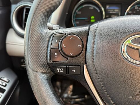 Used 2018 Toyota RAV4 LE AWD/4WD image 18