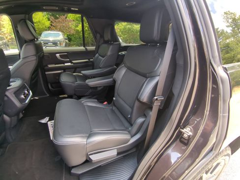 Used 2025 Ford Expedition Platinum w/ Stealth Performance Package AWD/4WD image 22