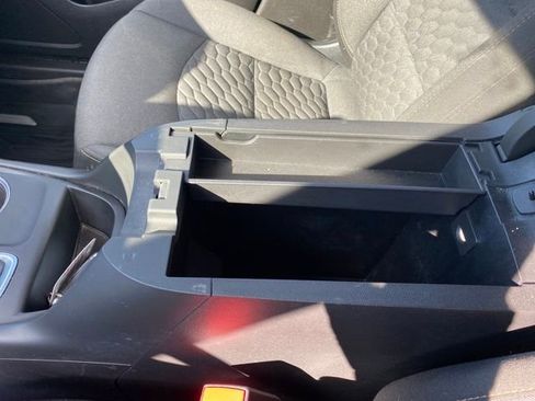 Certified 2020 Chevrolet Equinox LT w/ Driver Convenience Package image 13