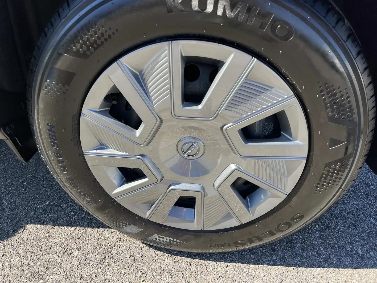 Used 2025 Nissan Kicks S AWD/4WD image 11