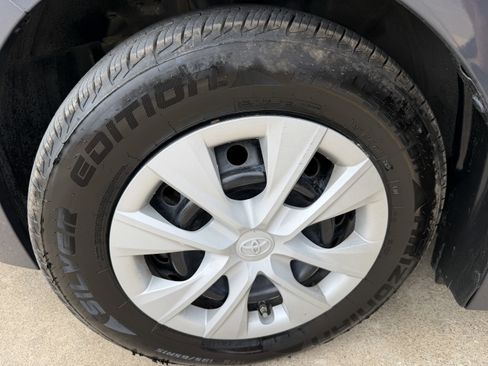 Used 2019 Toyota Corolla L image 37