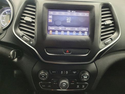 Used 2019 Jeep Cherokee Latitude w/ Popular Appearance Group image 25