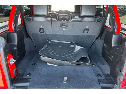 Used 2020 Jeep Wrangler Unlimited Sahara image 17