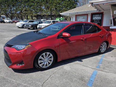 Used 2017 Toyota Corolla LE image 11