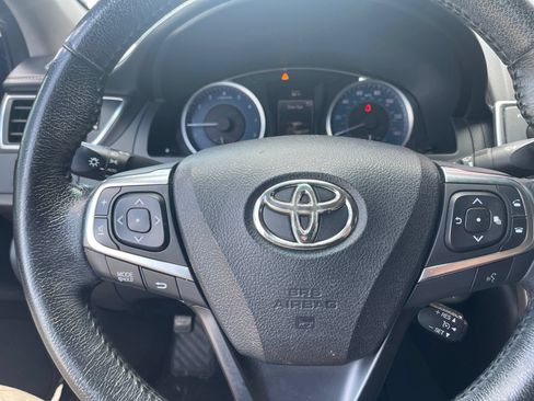 Used 2015 Toyota Camry XLE w/ Moonroof Package FWD image 19