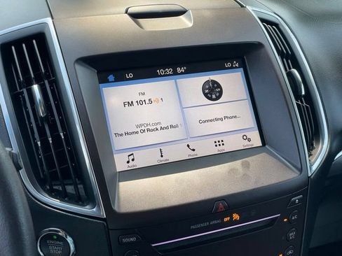 Used 2019 Ford Edge Titanium FWD image 18