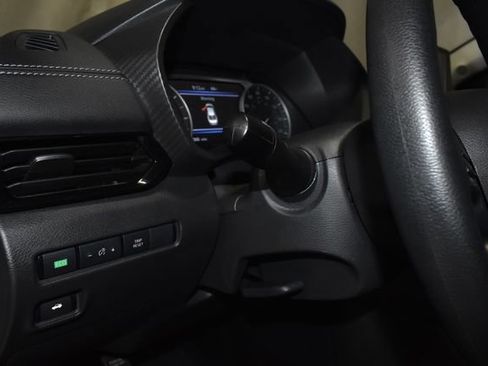 Used 2024 Nissan Sentra SV image 24