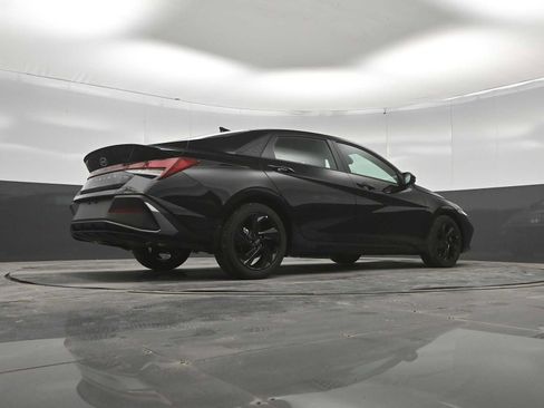 New 2026 Hyundai Elantra SEL Sport FWD image 39