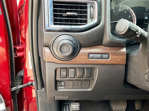 Used 2021 Nissan Titan Platinum Reserve w/ Moonroof Package image 10