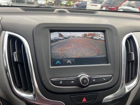 Used 2018 Chevrolet Equinox LS image 24