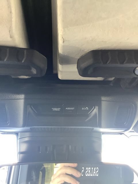 Certified 2024 Jeep Wrangler Unlimited w/ Convenience Group AWD/4WD image 35
