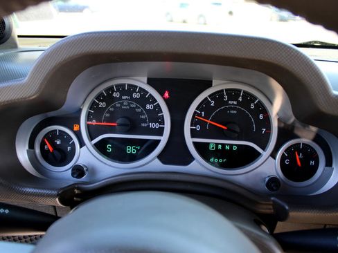 Used 2008 Jeep Wrangler Unlimited Sahara w/ Trailer Tow Group image 16