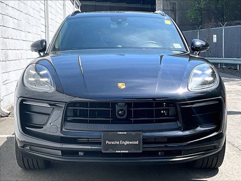 Certified 2025 Porsche Macan AWD/4WD image 8