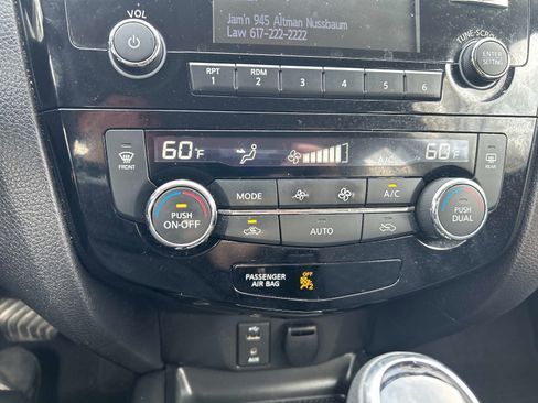 Used 2017 Nissan Rogue Sport SV AWD/4WD image 29