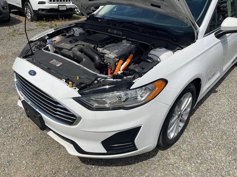 Used 2019 Ford Fusion SE FWD image 23