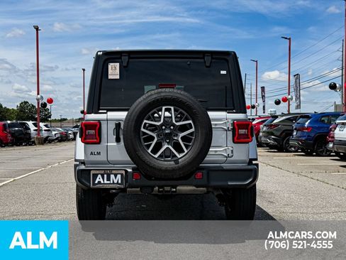 Used 2024 Jeep Wrangler Unlimited Sahara w/ Technology Group AWD/4WD image 5