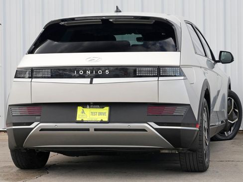Used 2023 Hyundai Ioniq 5 SEL w/ Cargo Package image 4