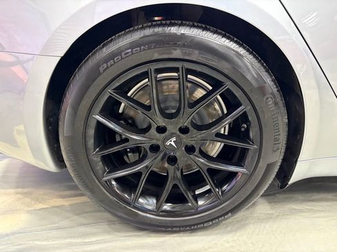 Used 2024 Tesla Model S image 23