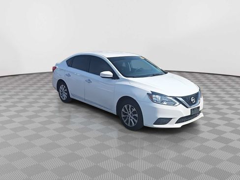 Used 2019 Nissan Sentra SV FWD image 2