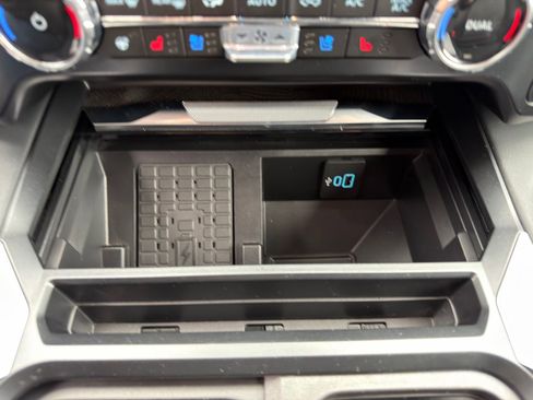 Used 2025 Ford F350 Platinum image 26