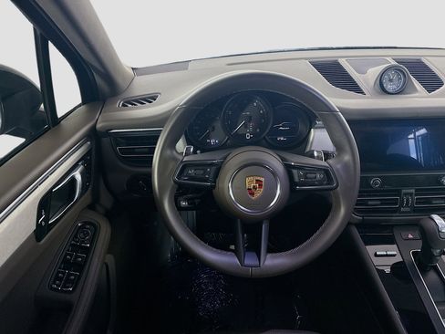 Used 2023 Porsche Macan image 17