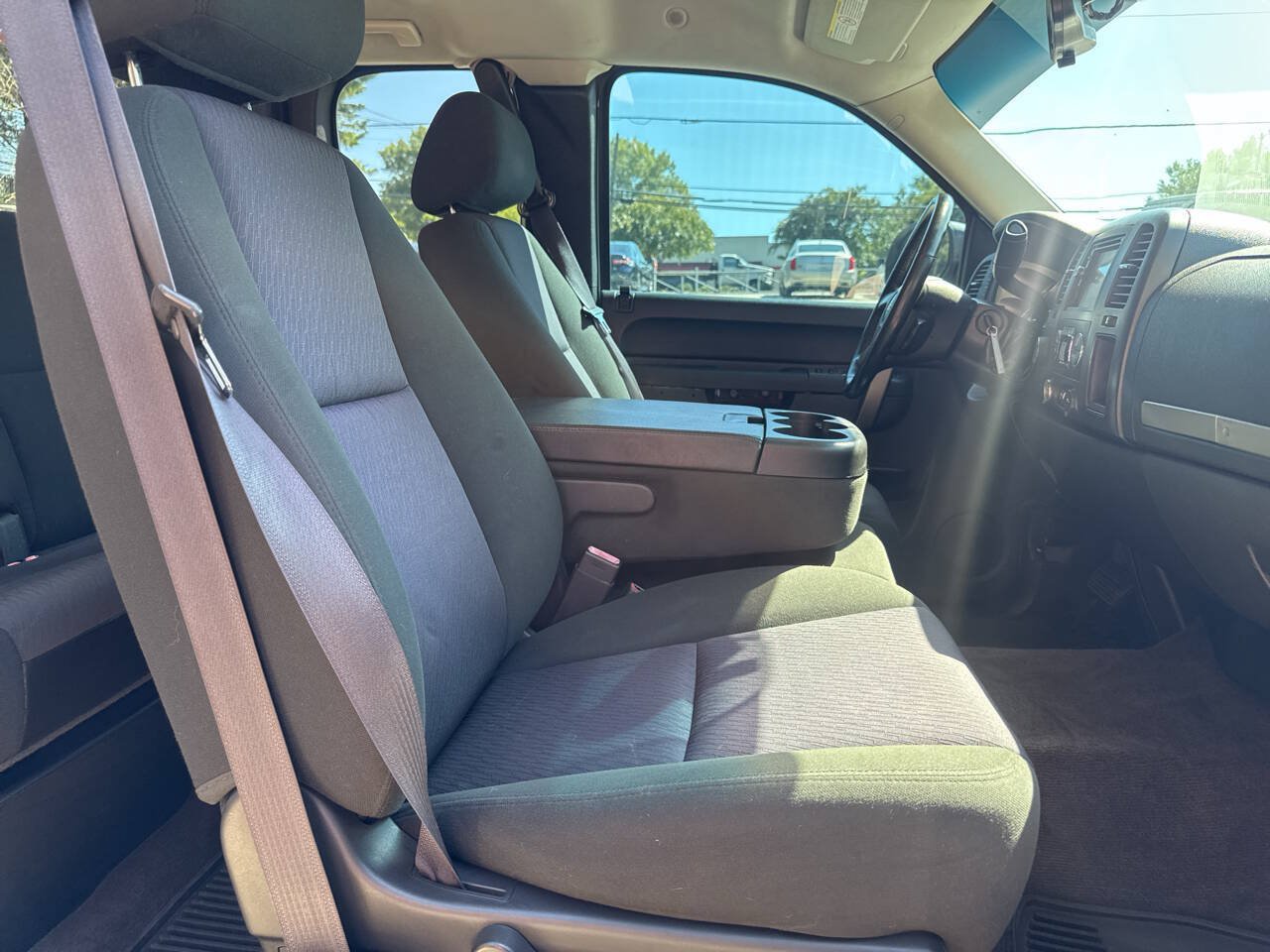 Used 2012 GMC Sierra 2500 SLE w/ SLE Preferred Package AWD/4WD image 16