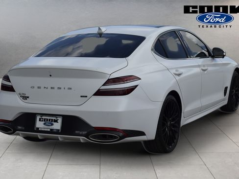 Used 2022 Genesis G70 3.3T Launch Edition RWD image 3