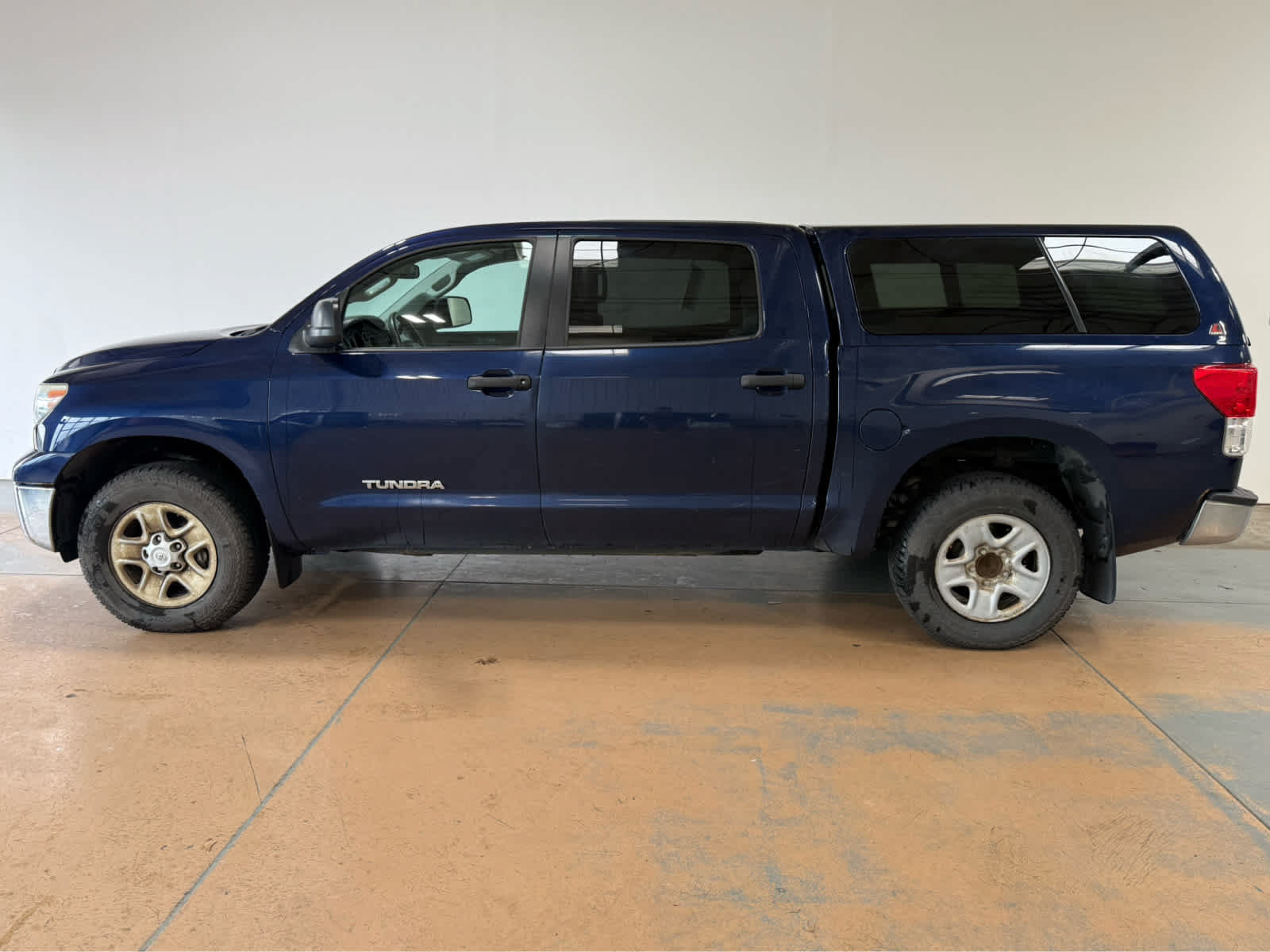Used 2013 Toyota Tundra 4x4 CrewMax w/ Tow Pkg image 2