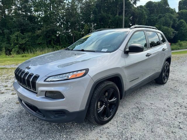 Used 2017 Jeep Cherokee Sport FWD image 3