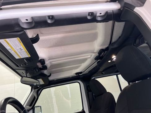 Used 2020 Jeep Gladiator Sport w/ Quick Order Package 24S image 15