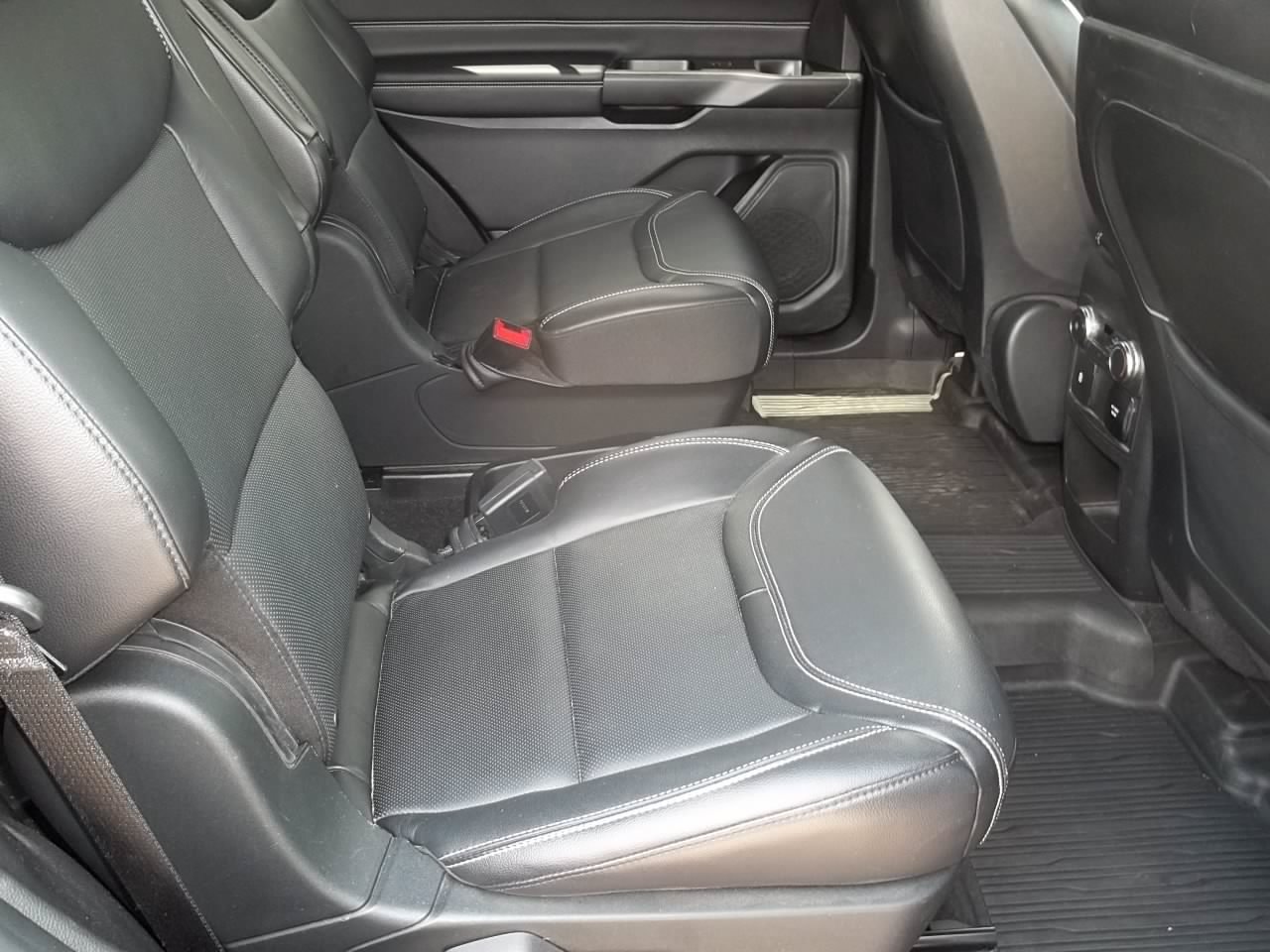 Used 2020 Ford Explorer ST w/ ST Street Pack AWD/4WD image 8