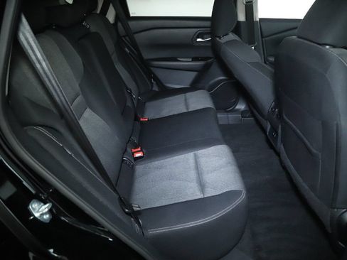 Used 2024 Nissan Rogue SV FWD image 30