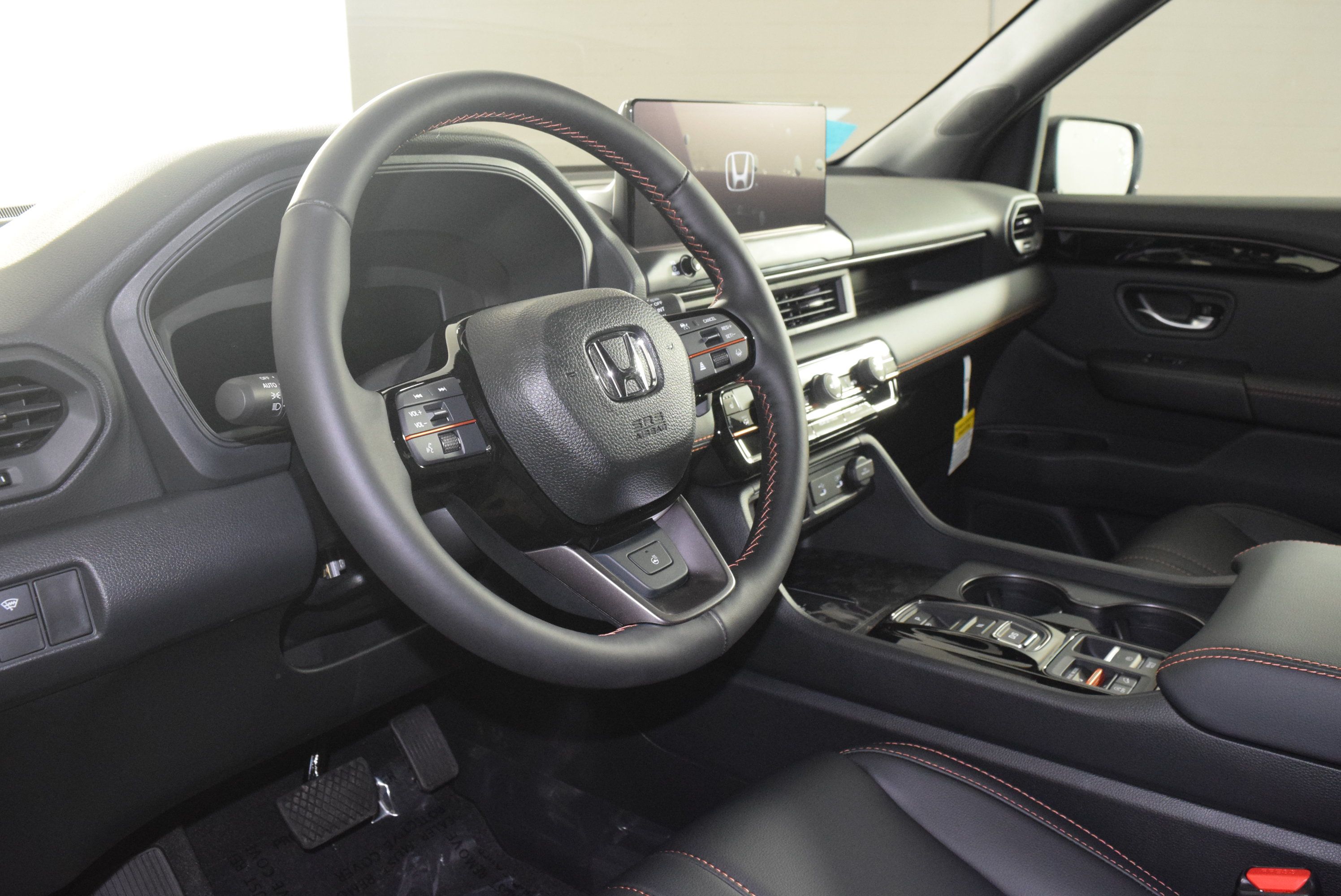 New 2026 Honda Pilot TrailSport image 2
