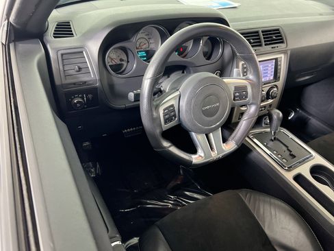 Used 2014 Dodge Challenger SRT8 w/ Harman/Kardon Audio Group image 21