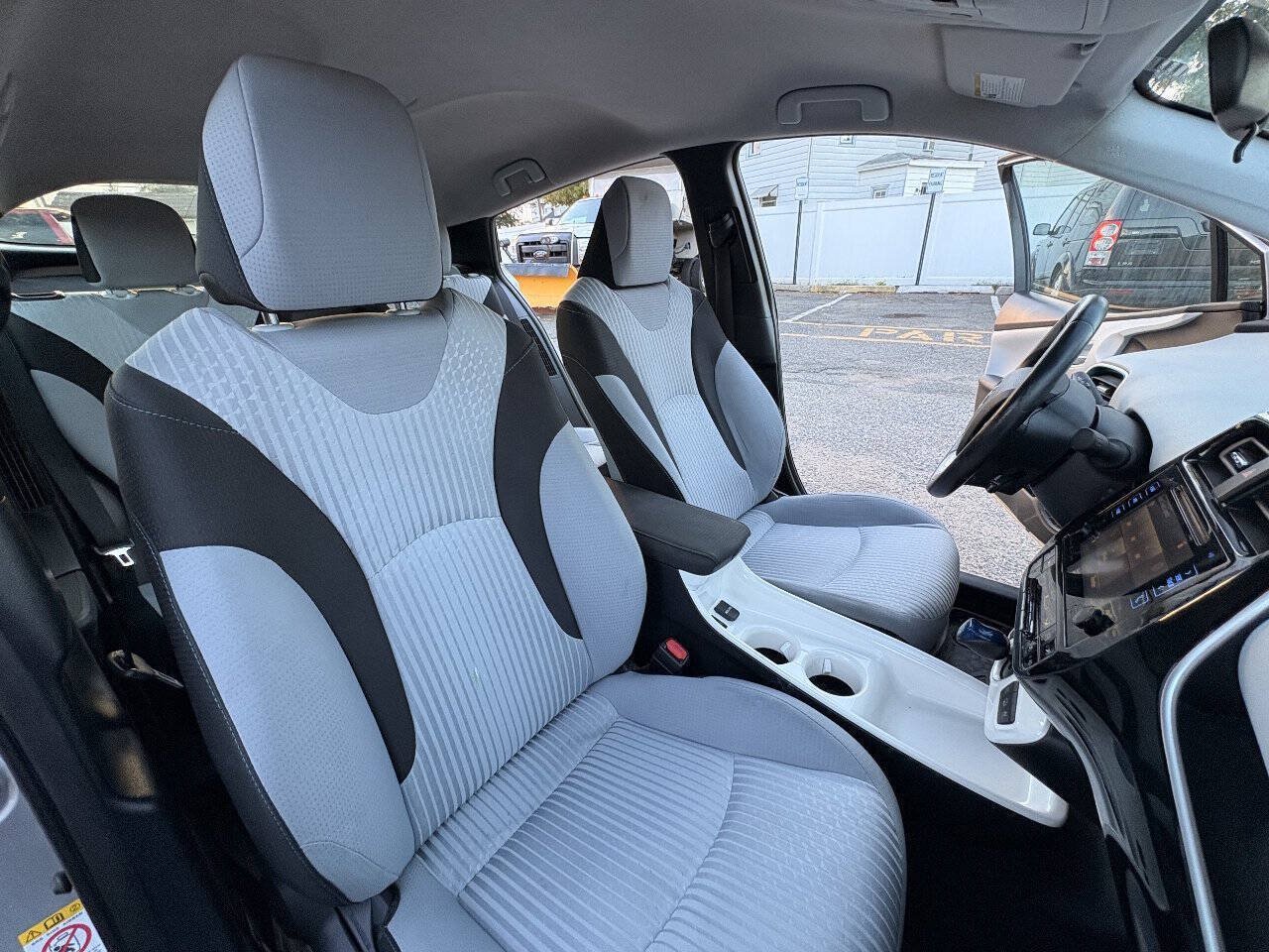 Used 2017 Toyota Prius Prime Plus FWD image 18