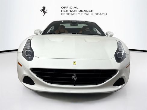 Certified 2017 Ferrari California T RWD image 2