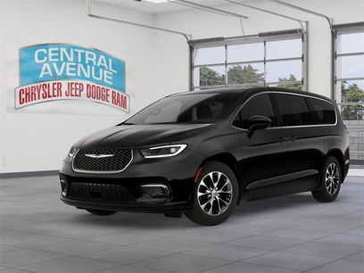 New 2026 Chrysler Pacifica Select