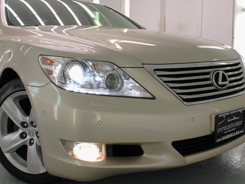 Used 2012 Lexus LS 460 w/ Luxury Value Edition RWD image 22