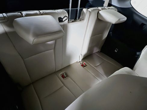 Used 2021 Toyota Highlander Platinum image 27