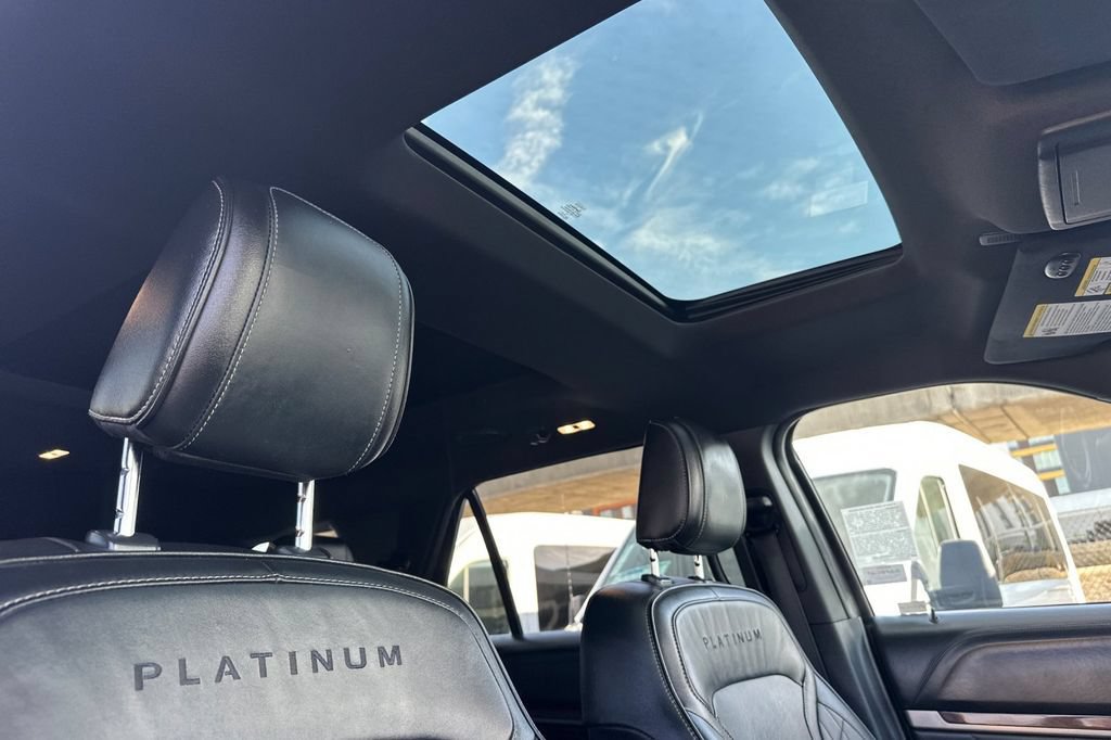 Used 2018 Ford Explorer Platinum AWD/4WD image 17