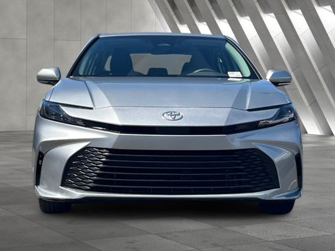 Used 2025 Toyota Camry LE FWD image 9