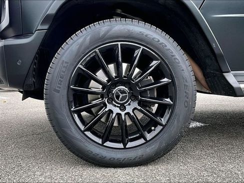 Used 2023 Mercedes-Benz G 550 image 32