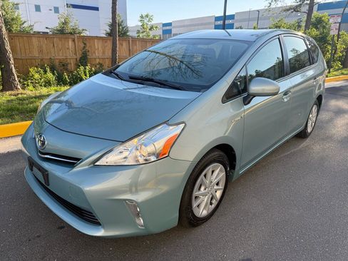 Used 2014 Toyota Prius V Three FWD image 2