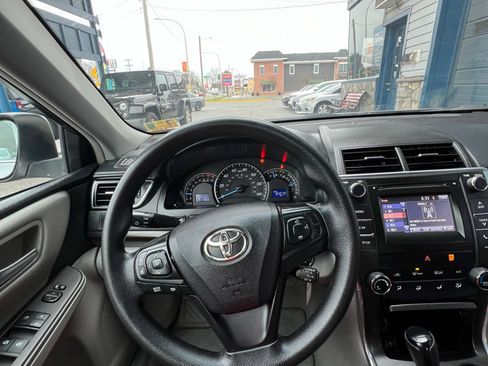 Used 2015 Toyota Camry LE image 12