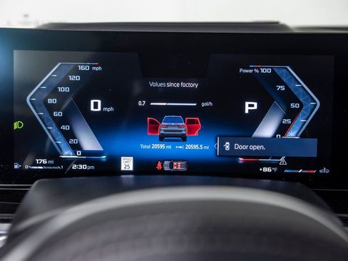 Used 2025 BMW X7 M60i w/ Executive Package image 31